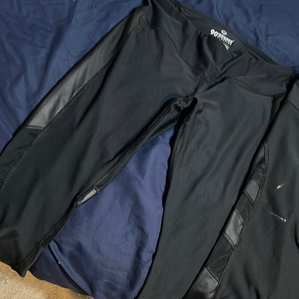LOT OF 3 leggings , all are 90 degree by reflex, blk are capri, others are 7/8